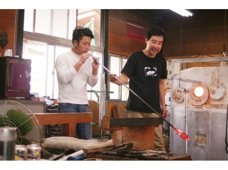[Yamanashi/ Otsuki] Let's make an original work with a real blown glass experience "Slow blowing"! Come on the On the day OK and empty-handed!の紹介画像