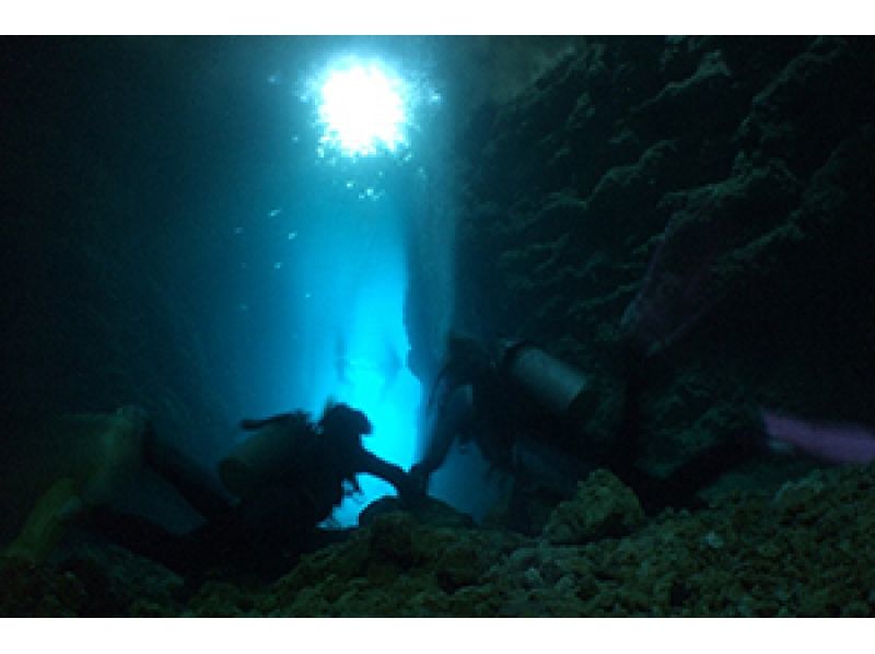 [Okinawa Naha experience diving] main island (blue cave Manza direction of) experience divingの紹介画像