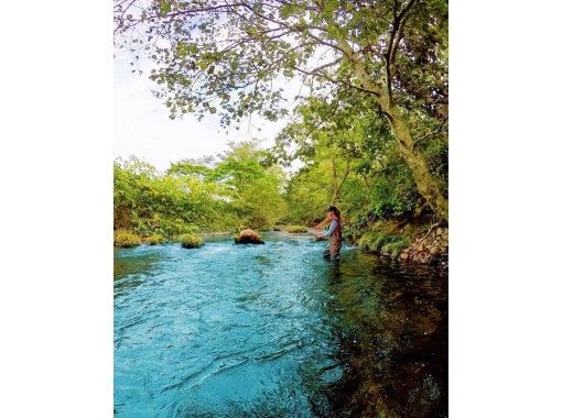 [Hokkaido ・ Kuromatsunai Town] Mountain stream fishing experience empty-handedの画像
