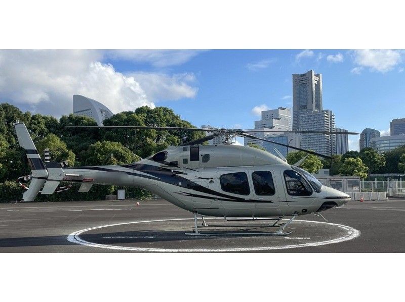 [Kanagawa / Yokohama] Helicopter sightseeing flight | PLATINUM course (20 minutes special course) | Chartered flightの紹介画像