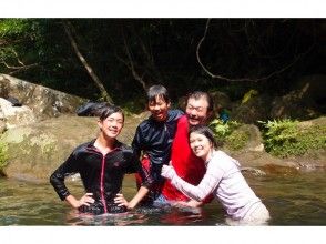 [Okinawa ・ Iriomote Island] Easy half-day Tour Trekking tour walking in the subtropical jungle!