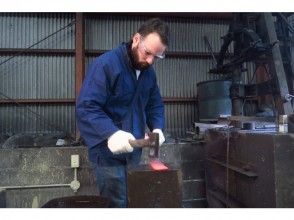【高知・四万十】日本のものづくりの本質に触れよう！鍛冶屋で包丁作り体験