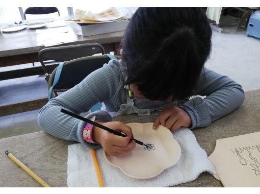 [Saga/Arita] Painting experience ~ Hand-painted sketch in the pottery town "Arita" ♪の画像