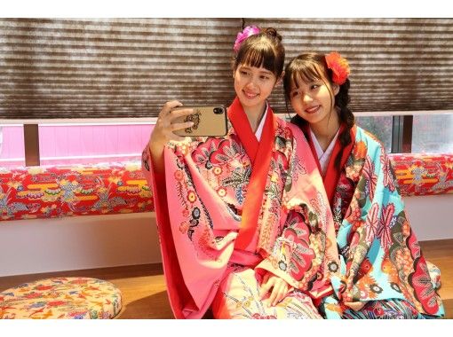 [Okinawa Kokusai Street] From simple dressing experience to full-fledged studio shooting ♪ -Sakutto experience course- Time required 30 minutes ~の画像