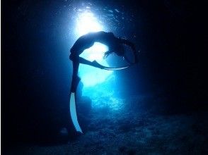 [Okinawa Onna Village Blue Cave] Beginners welcome! ★Skin diving plan★ Recommended for friends and couples! Free photo gift★