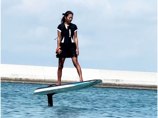 【沖縄 石垣島】日本でも珍しいNEWマリンスポーツファイルサーフィン！女性にも大人気★機材レンタル無料！石垣市内のマリーナで開催。の画像