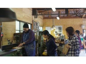 【山口・下関】木器のカップで楽しむ自家焙煎コーヒー付！自然と海に囲まれた木製食器専門工房でプロの機械を使ってバターナイフ作り