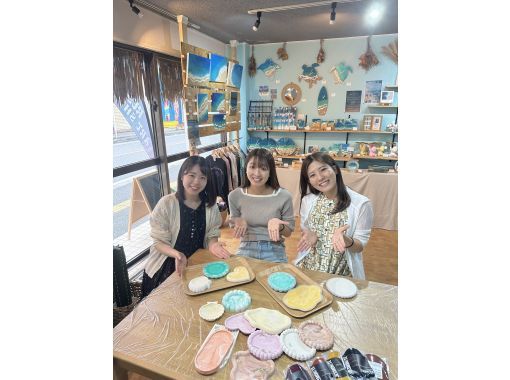 [Okinawa/Ishigaki Island] An exclusive experience! Jesmonite experience ♡ Making trays with a stone-like texture for an adult lookの画像