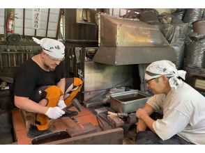 [Hyogo, Aioi]  Making a small steel sword and observe the making of a Japanese sword (forging)