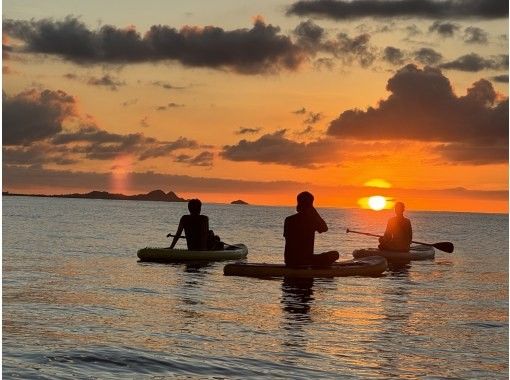 [石垣岛/夕阳下的大海] 吹土川观光商店的夕阳独木舟/SUPの画像