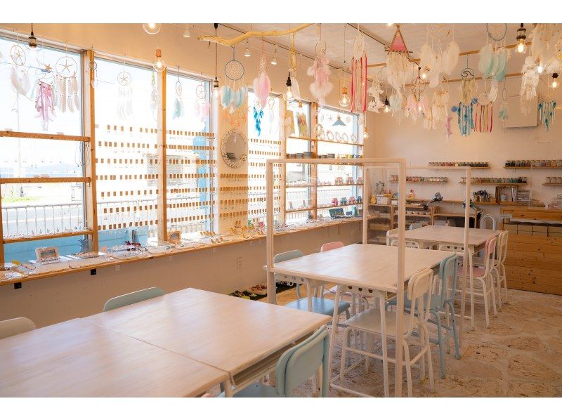 【沖縄・恩納村】天然石（さざれ石）をあしらった「チェーンブレスレット」作り！の紹介画像