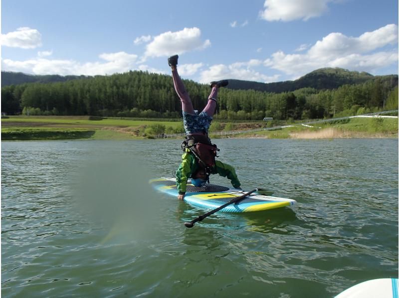 [Hokkaido ・ Furano] Lake Kanayama leisurely SUP tour (half-day course)の紹介画像