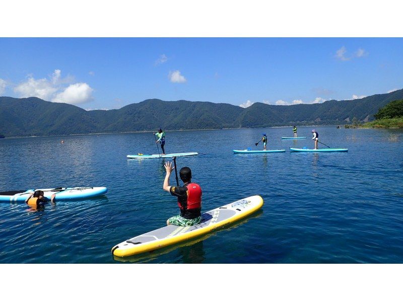 [山梨県 富士五湖 本栖湖] SUP(サップ)体験 初心者からOK ！レクチャー付きツアー　♪の紹介画像