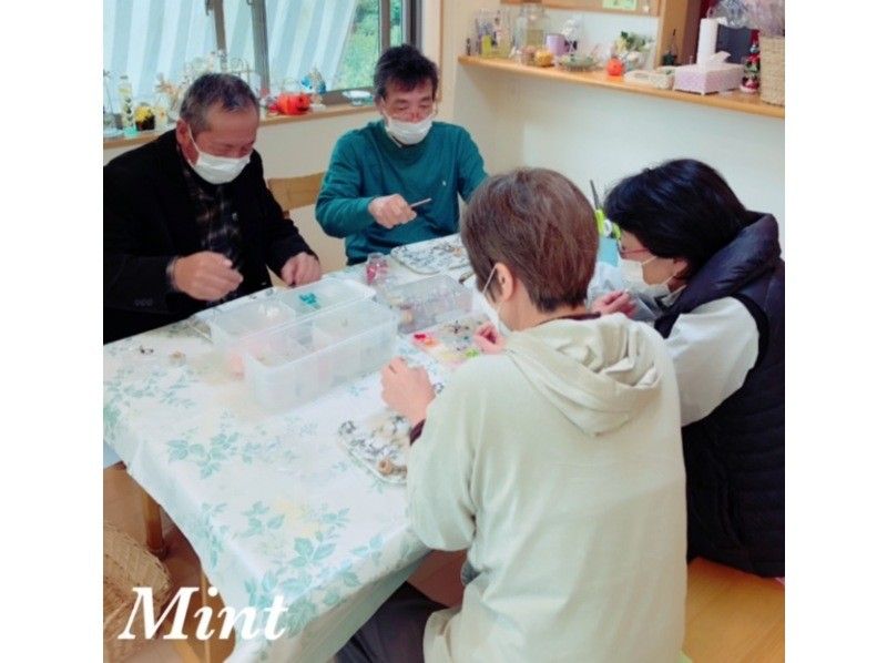 【和歌山県・紀の川】初心者の方も気軽にできるハーバリウム体験｜お茶つきプラン！