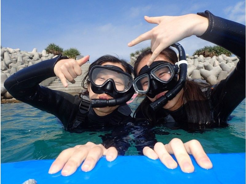 ★Okinawa, Motobu Town, Gorilla Chop Snorkeling is very popular with its many colorful fish and corals. Free GoPro photo data! Recommended for women, couples, and families!の紹介画像