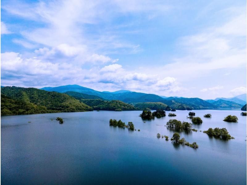 [Fukushima / Urabandai] Superb view SUP experience & guided tour! unexplored "Lake Akimoto"