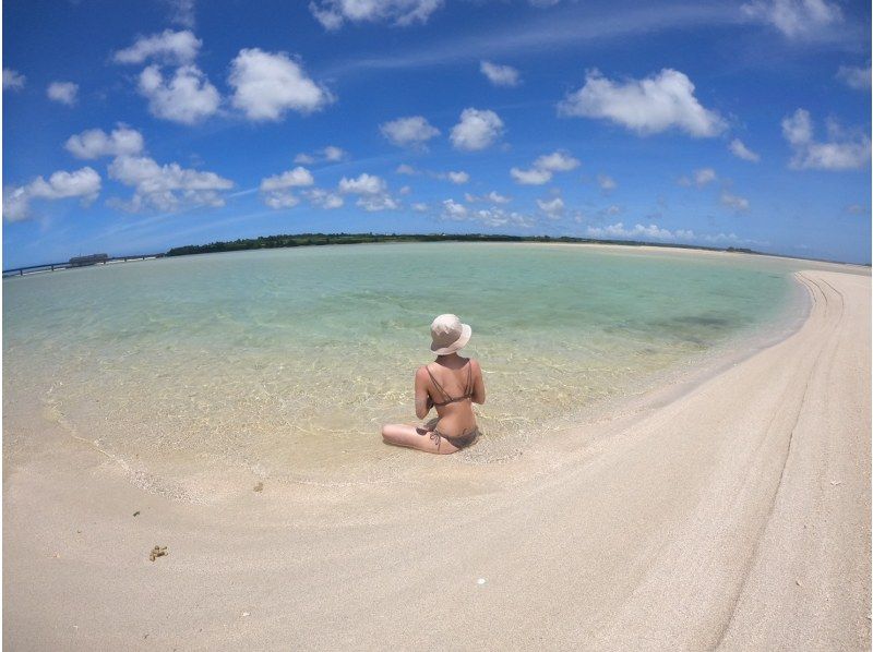 ☆Sea turtles & clear kayaking & phantom island☆Uni beach drone aerial photography tourの紹介画像