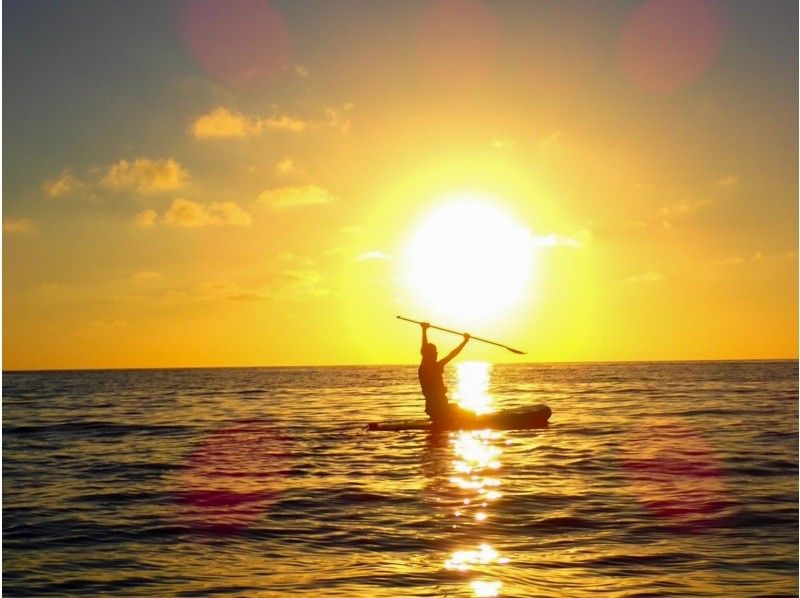 Miyakojima [Sunset SUP Tour] The sunset seen from the sea is exceptional! It's sure to look great on social media! All photo data will be given free of charge★ の紹介画像