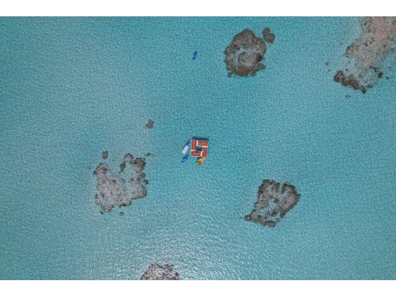 [与论岛] ☆百合滨和海上基地之间的海上活动☆可以乘坐独木舟、sup和香蕉船！ ☆老字号海上活动店の紹介画像