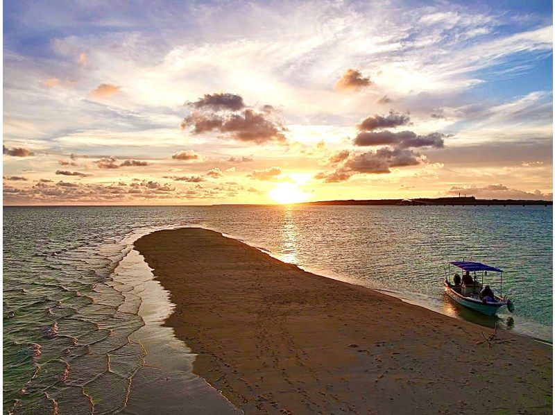 Get an island banana smoothie [Miyakojima 1-day retreat] Go by boat! The elusive Uni Beach & mangrove kayaking & agricultural tour experience [island bananas, strawberries, island herbs]の紹介画像