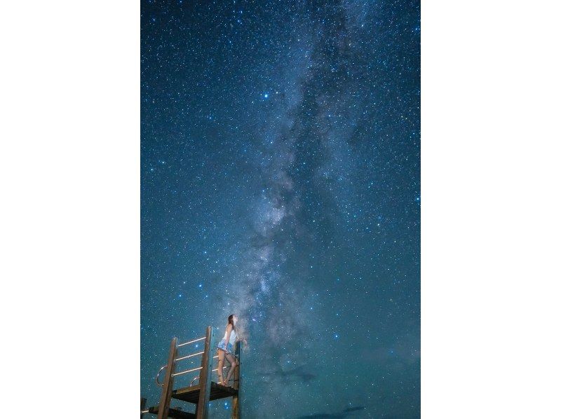 宮古島【夏の天の川が今やばいす】星空フォトツアー！!島の癒しとchillをご提供! 家族、カップル、一人旅に大人気!!約20分(撮影後自由)の紹介画像