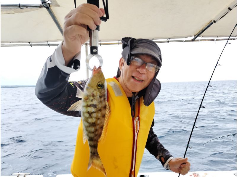 [冲绳·丝满]巡洋舰包船（包船）钓鱼体验2小时/含设备/可延长の紹介画像