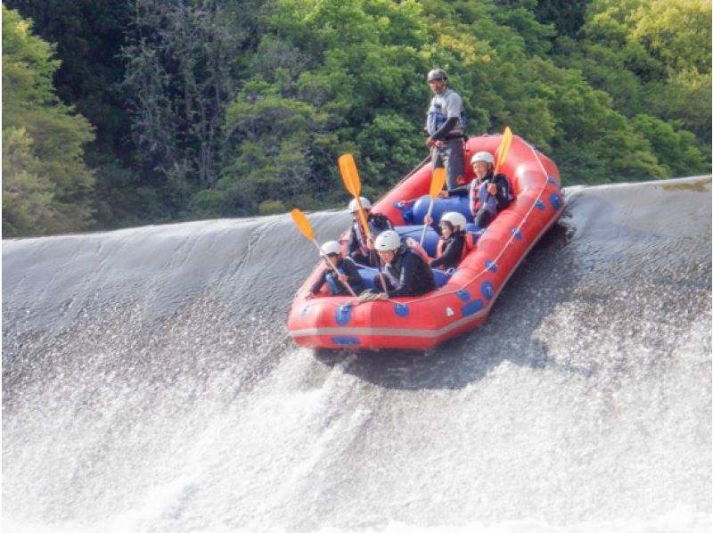 [Gunma/Minakami/Half-day rafting 3 hours/Tour photos are free!] <Family discount> A water adventure for the whole family! ★Student discount availableの紹介画像