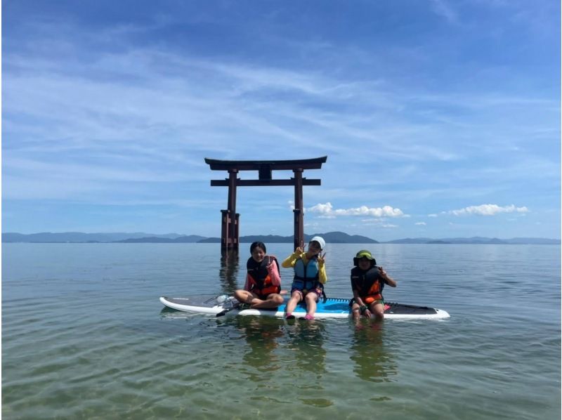 【シガリズム体験】【滋賀・高島市】美しい水、びわこの湖北でサップ体験！白鬚神社の大鳥居の前で映えショット！