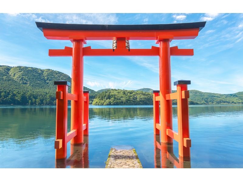 [Day Trip] Hakone Shrine and Lake Ashi Sea Torii | Pirate Ship | Ropeway | Owakudani | Lake Yamanaka Shiratorihama | Oshino Hakkai Trip | Mt. Fuji Route D [Departing from Tokyo]の紹介画像
