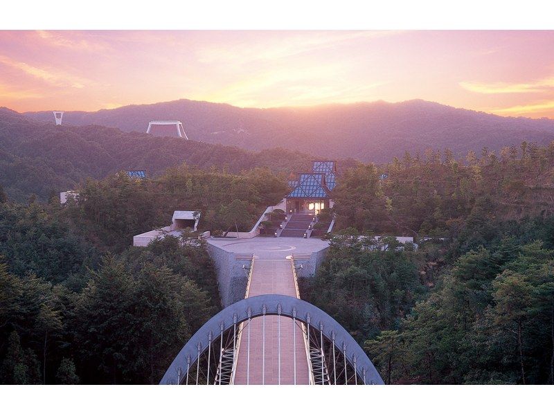 【日帰り/市内ホテルからの送迎です】ミホミュージアム |近江八幡 |旧竹林庭園 |比叡山日吉大社 |琵琶湖 |白洲神社の水鳥居の紹介画像