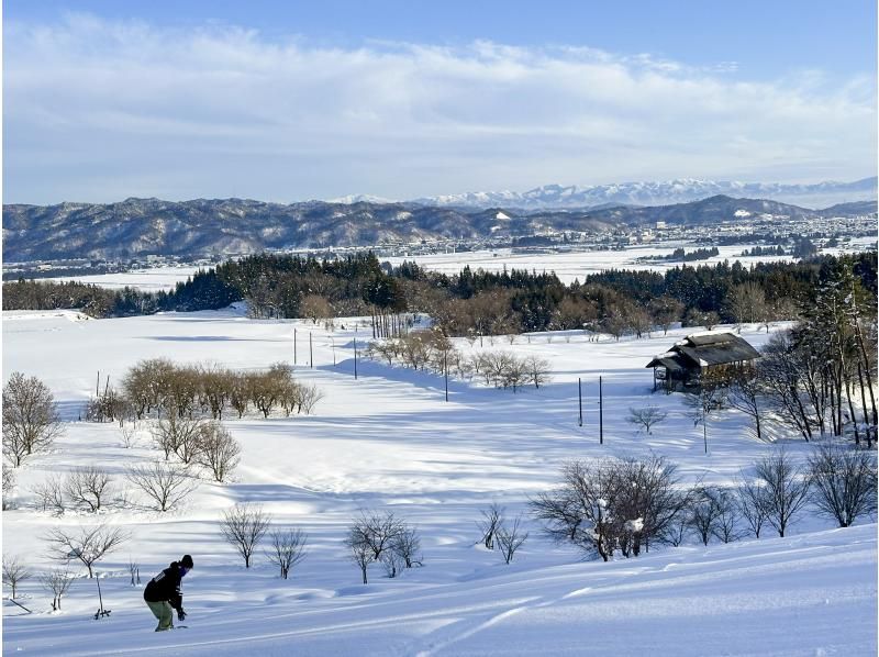[Yamagata/Nagai] Let's go to the snowy mountains! Snowshoe hike and snowboard ride tour