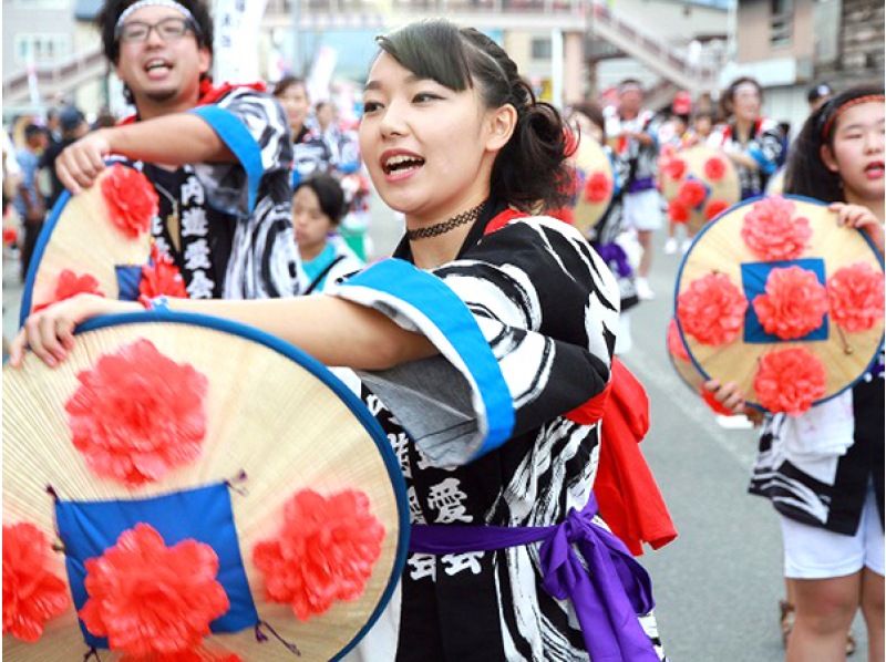 [山形縣山形市]在山形的倉庫「四山路」體驗山形大學花笠社「四面草花」的花笠舞並享用午餐の紹介画像