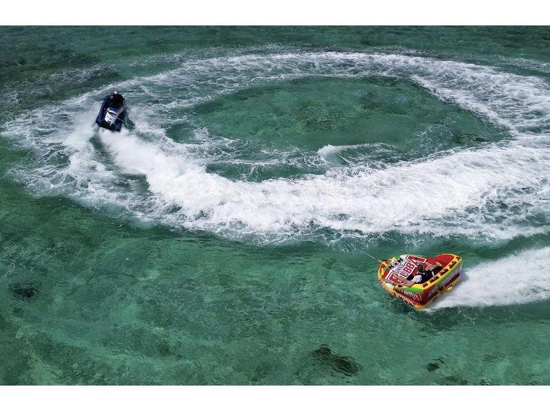 [Itoman/Naha] Have fun in the deserted sea with thrilling activities including clear sup, wakeboarding, and banana boats! 10 types of marine activities available for 90 minutes!の紹介画像