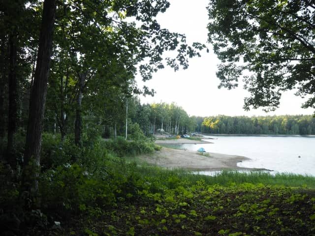 北海道にある「Shumarinai Lakeside Campsite」