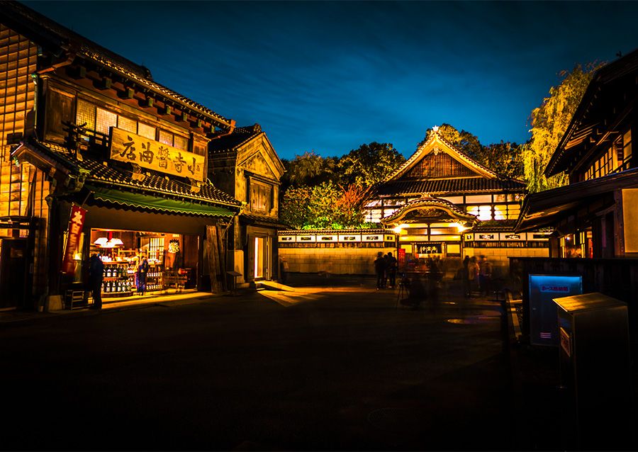 紅葉 ライトアップ 関東でおすすめのスポット 庭園 2024 江戸東京たてもの園 東京 小金井 野外博物館 穴場の紅葉スポット