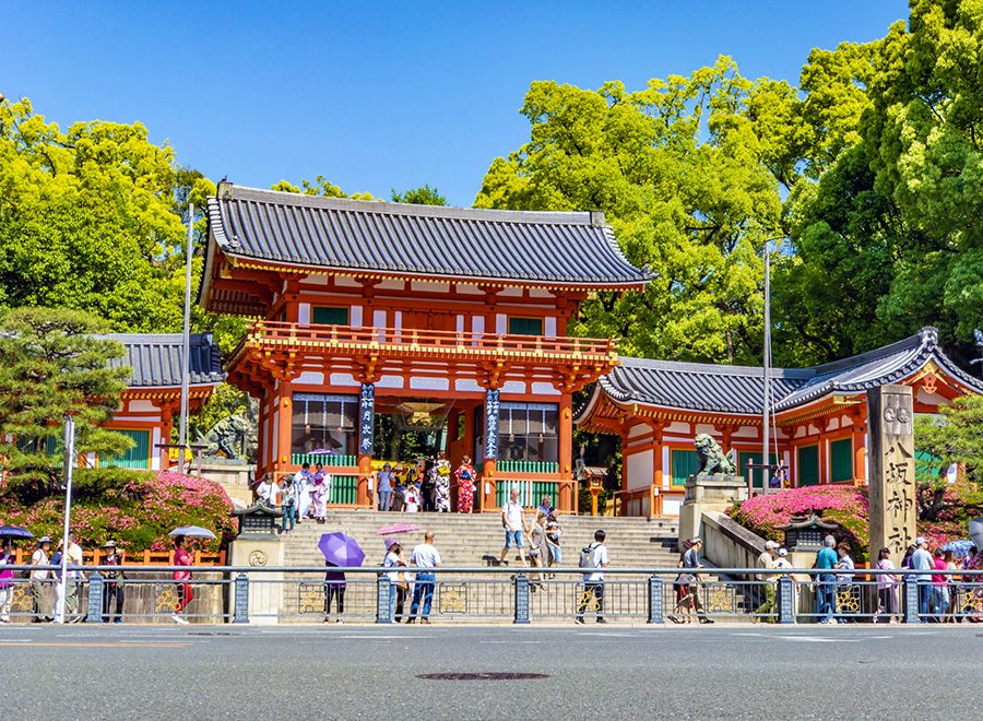 京都 祇園四条駅 おすすめ観光スポット 八坂神社 西楼門 祇園社の総本山 日本3大祭り 祇園祭の神社 厄払い・疫病退散